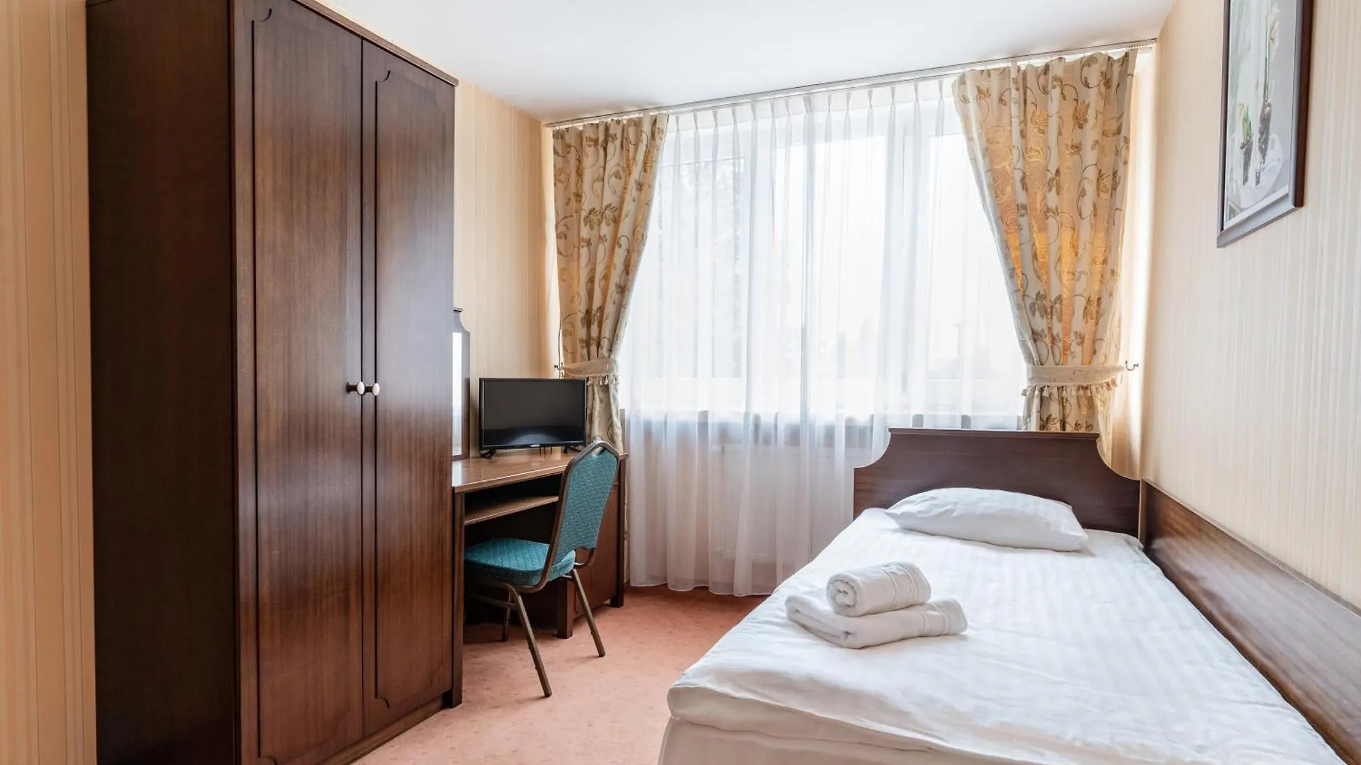 Hotel Alf Krakow 2*,